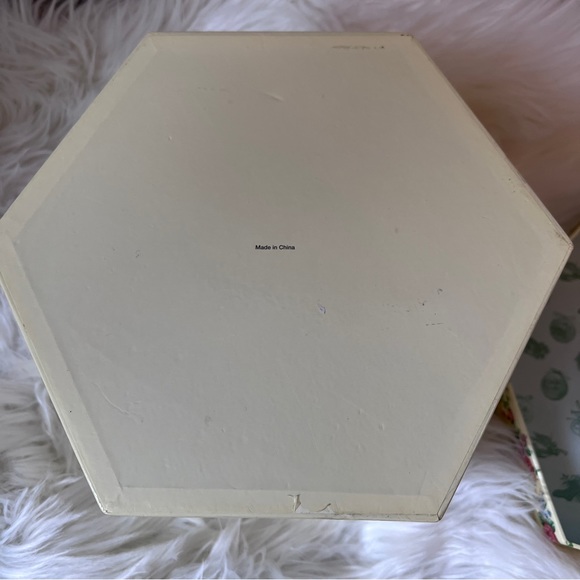 Vintage Box Floral Roses Hexagonal with Lid - Picture 6 of 8